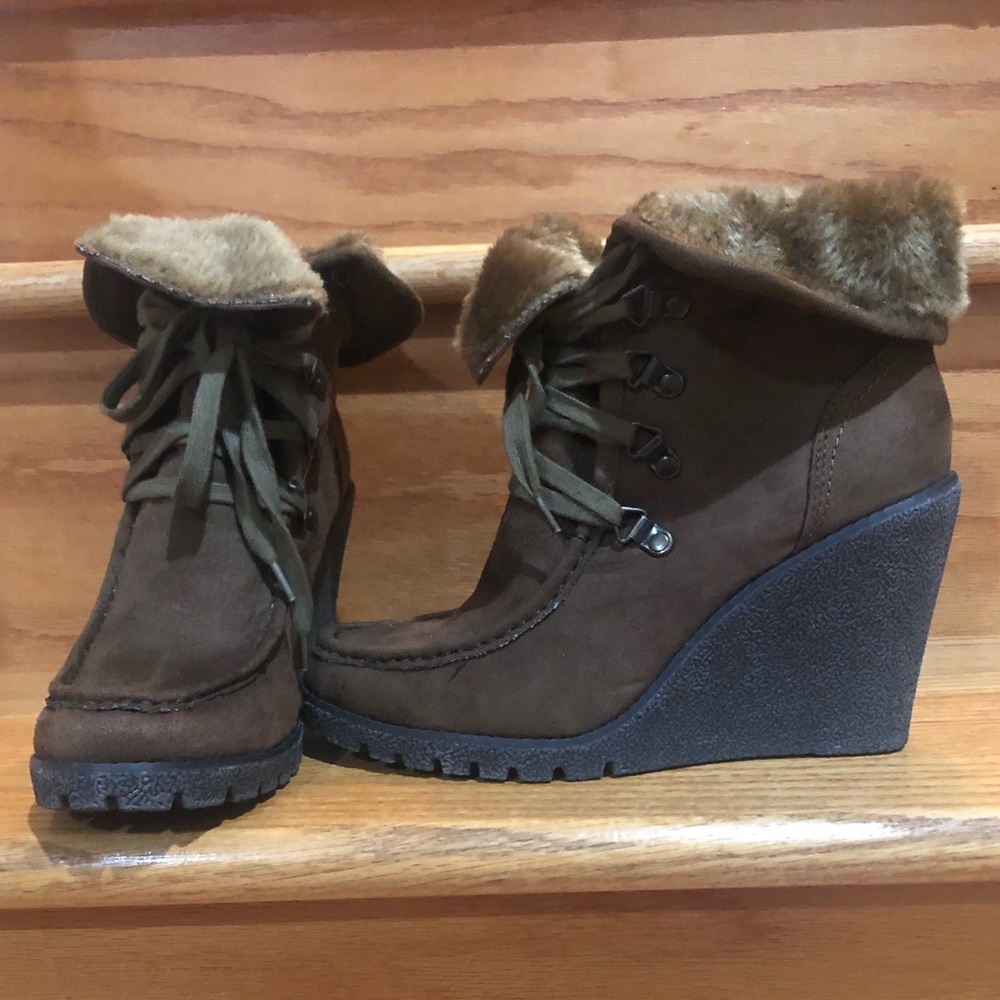 Ladies never worn wedge bootie